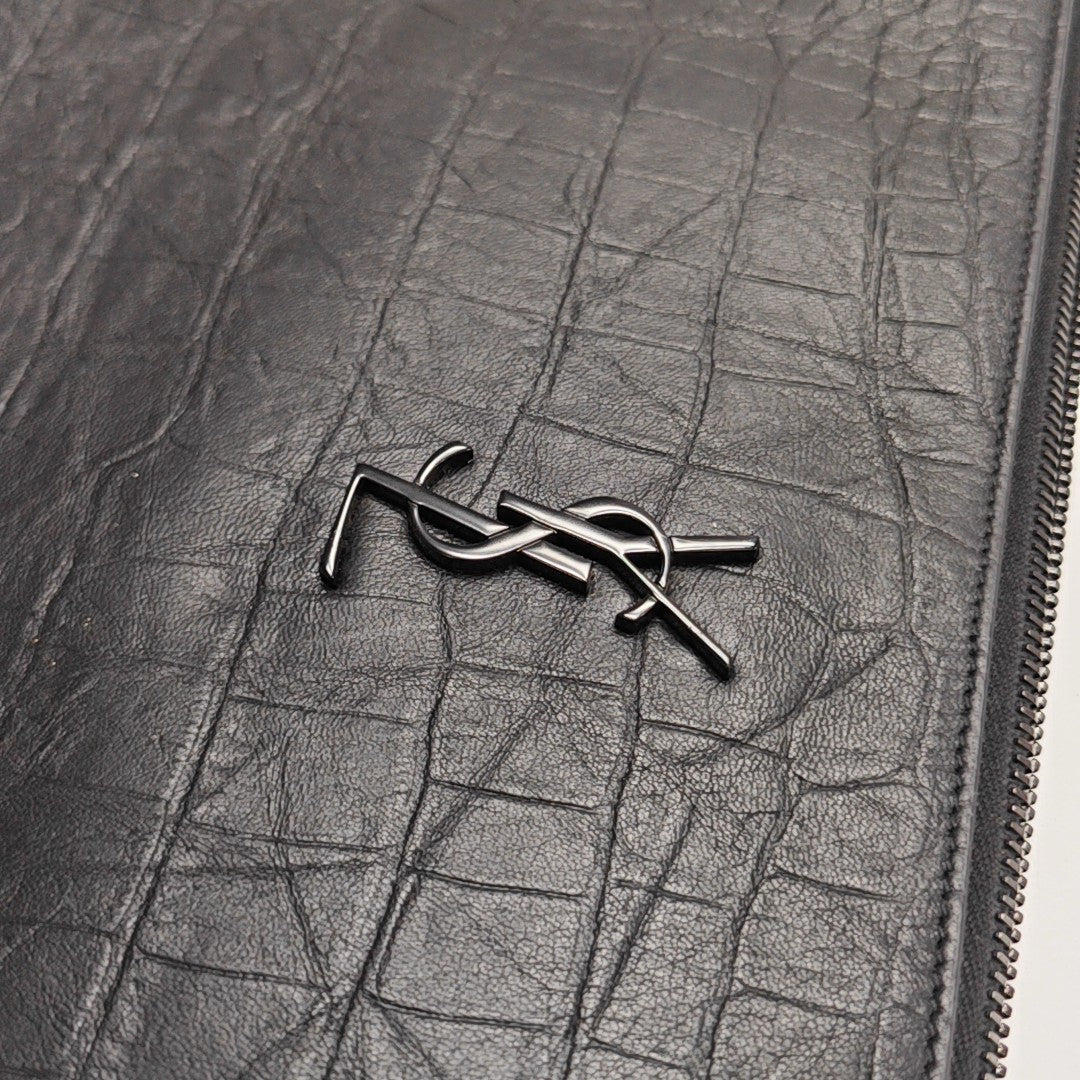 CASSANDRE Large Calfskin Black