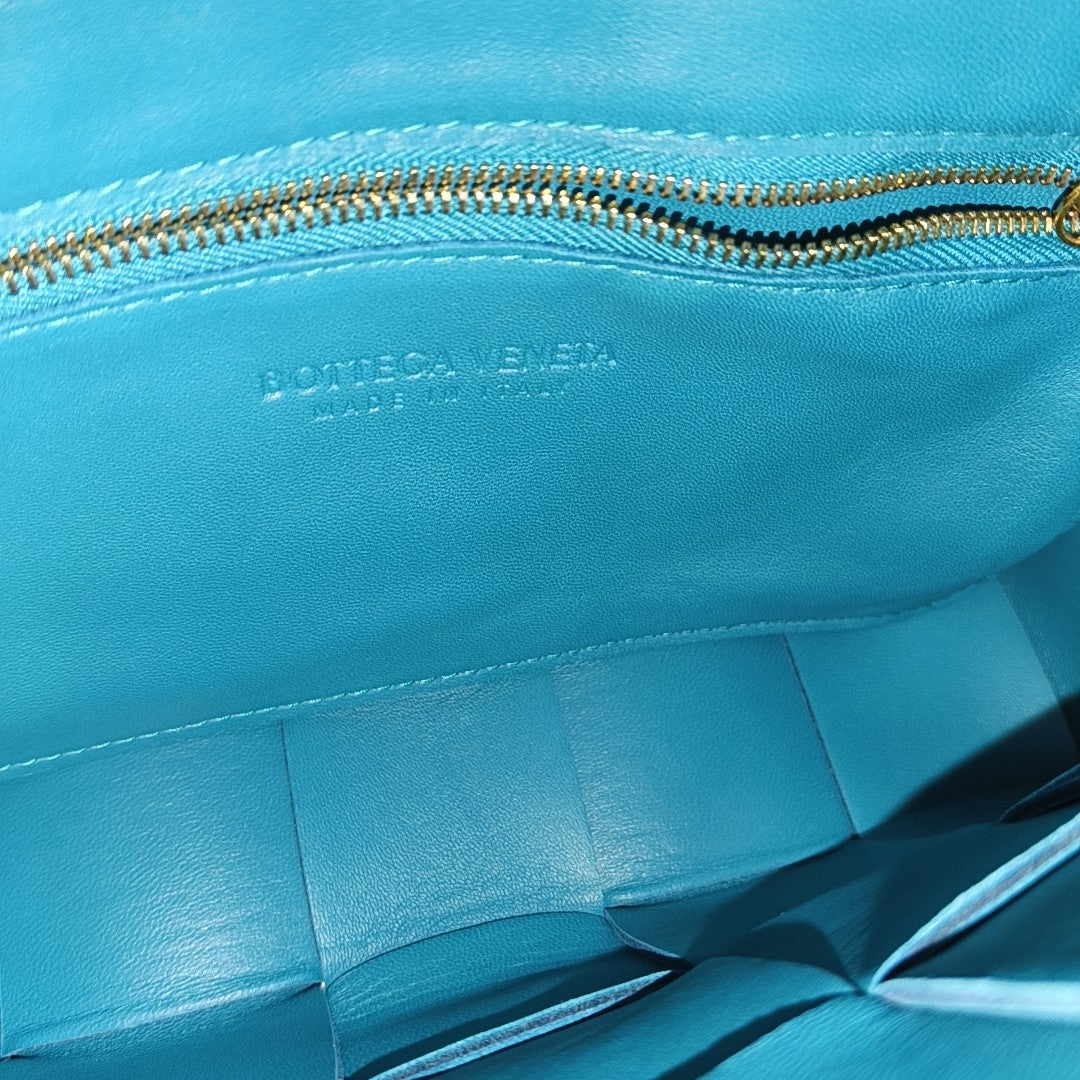Cassette Medium Lambskin Blue