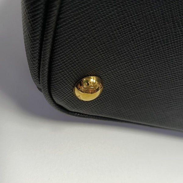 Galleria Medium Saffiano Calfskin Black