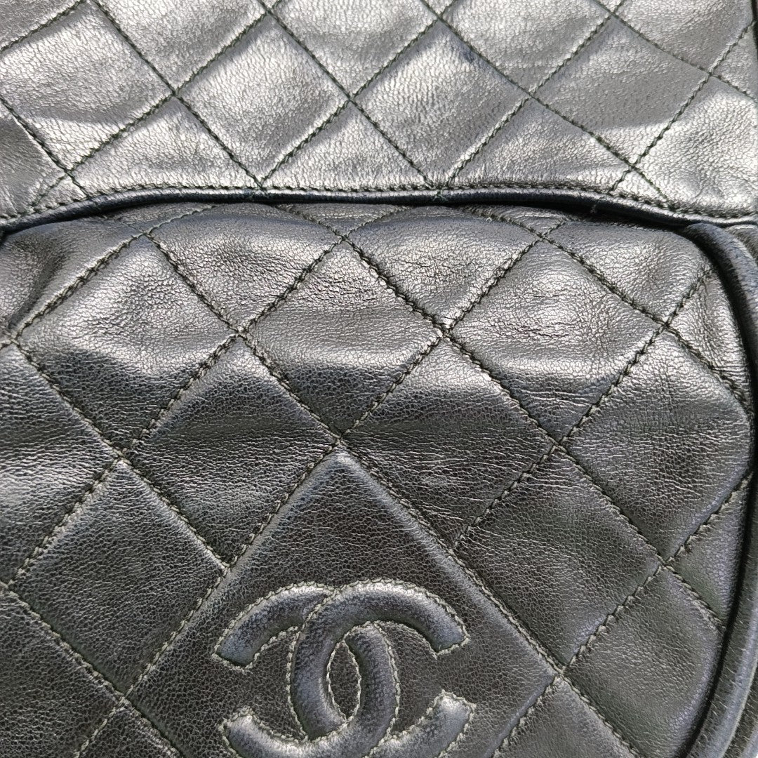 Quilted Calfskin Shoulder Bag Black