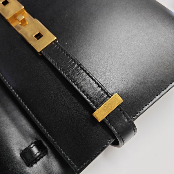 MANHATTAN Small Calfskin Black