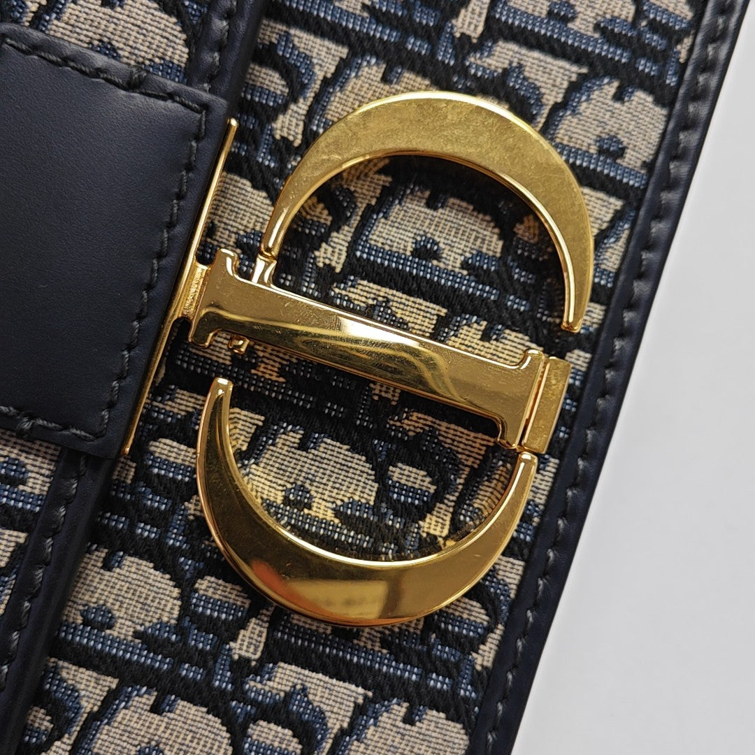 30 Montaigne Oblique Canvas Blue