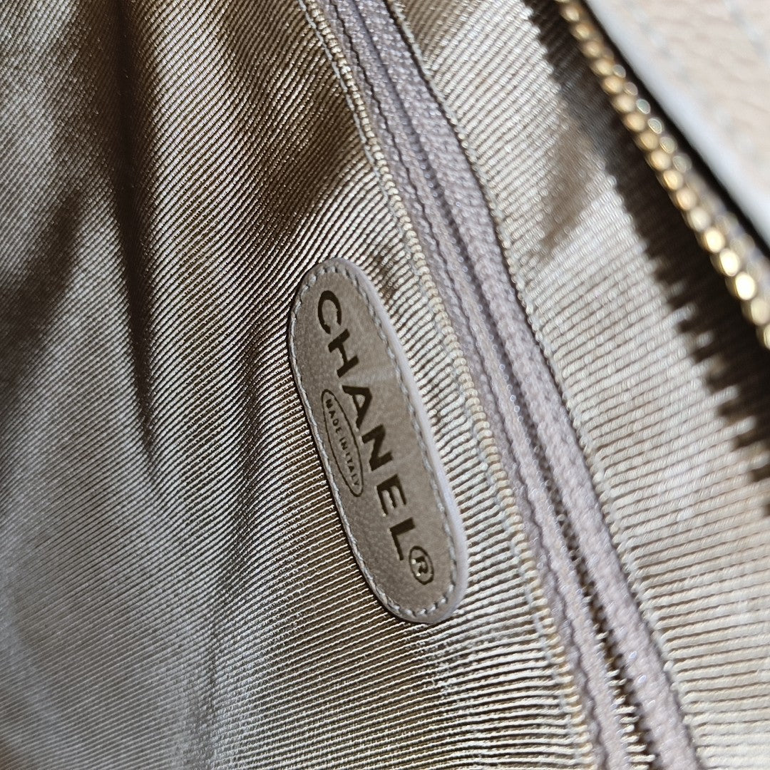 VINTAGE CC LOGO Grained Calfskin Beige