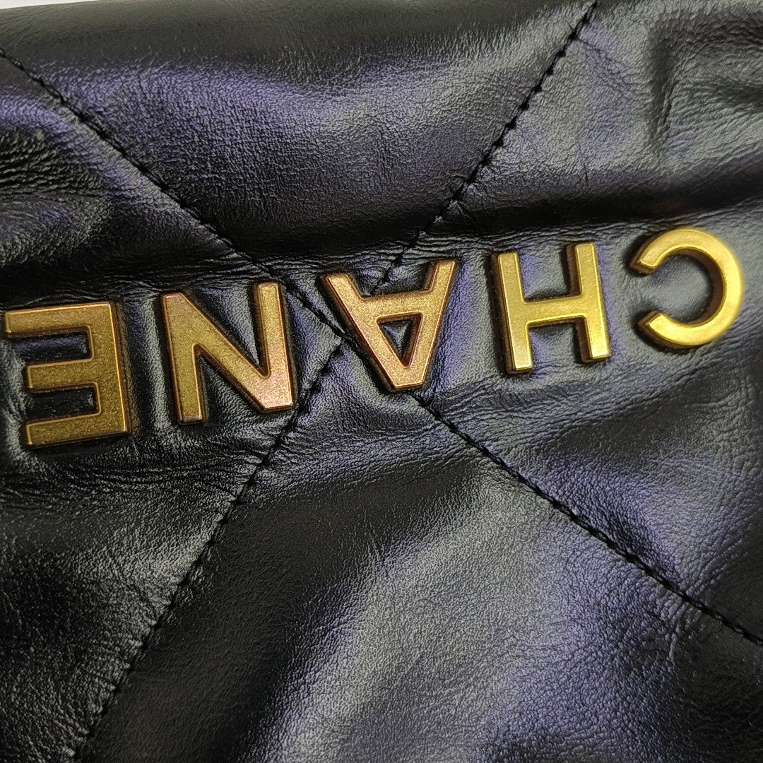 CHANEL 22 Mini Quilted Calfskin Black