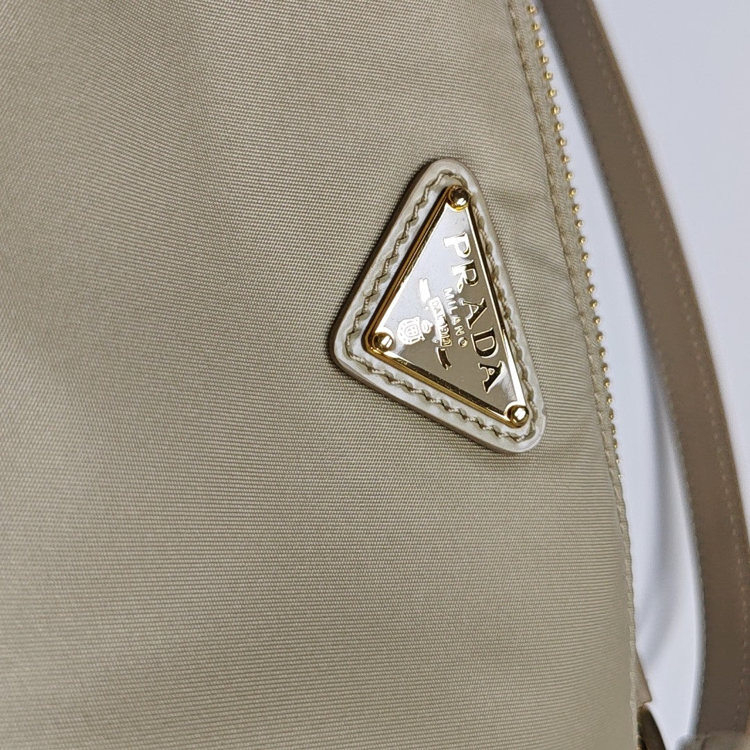 Re-Edition Nylon Beige