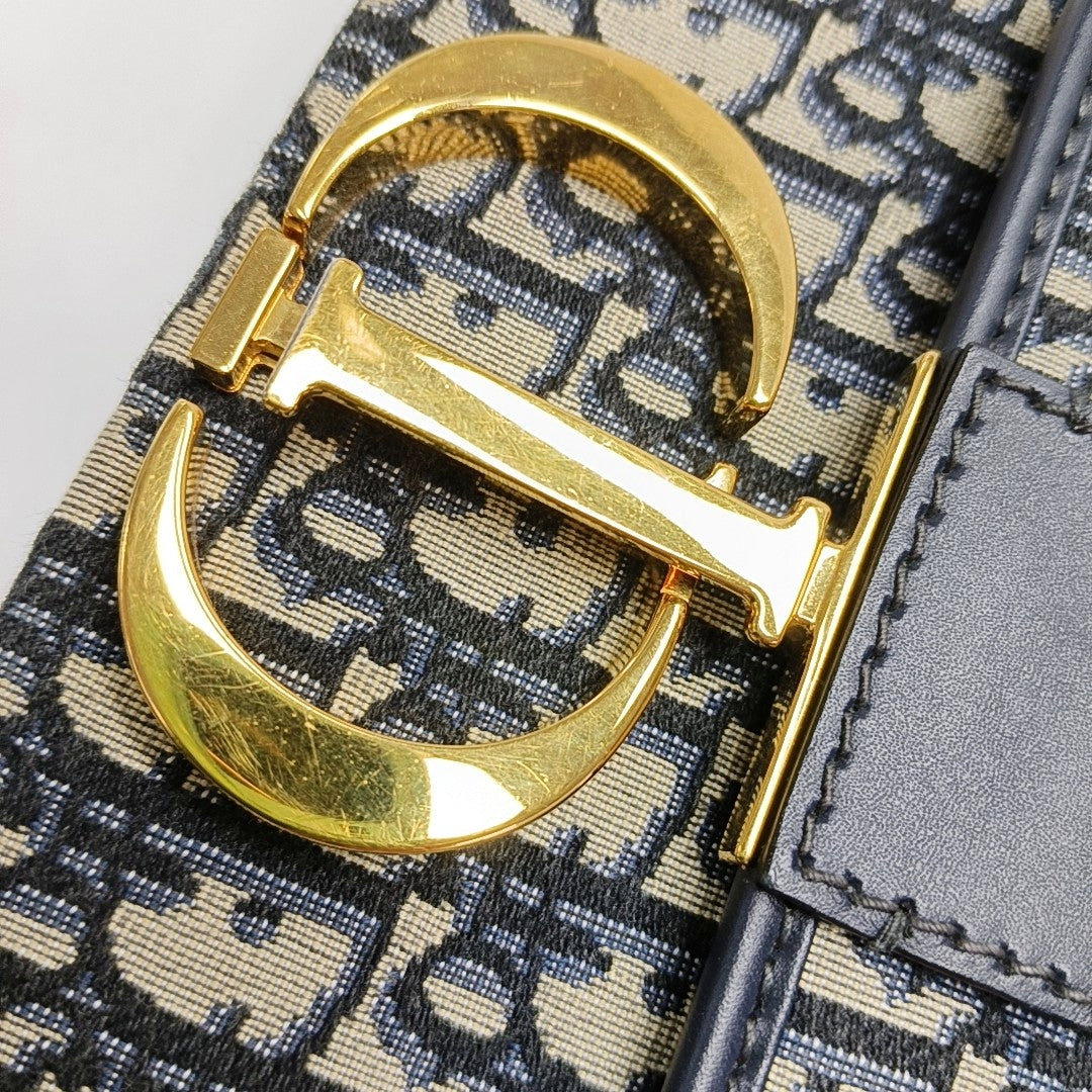 Authenticated pre-owned  30 Montaigne Oblique Canvas Blue - Shoulder Bag at Looply