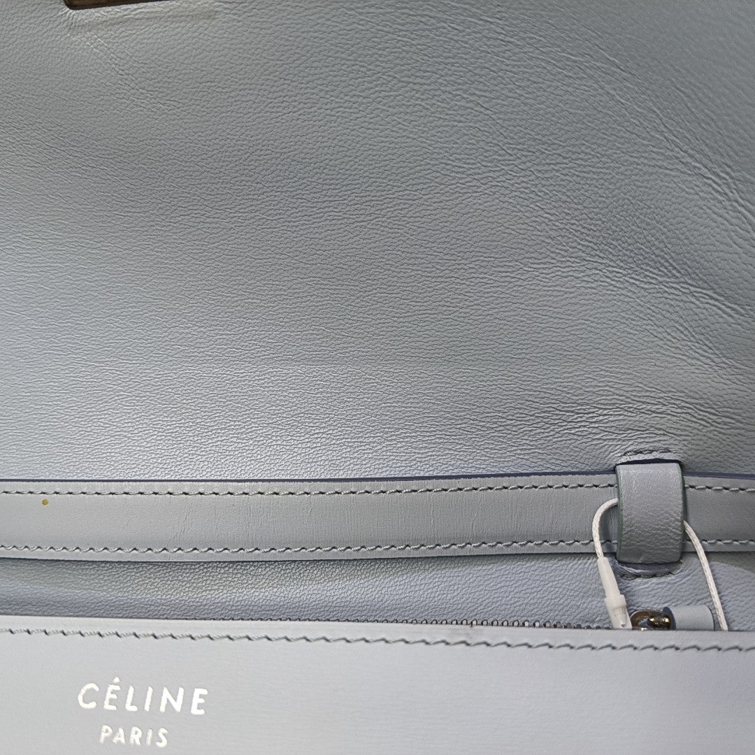 CLASSIC BOX Medium Calfskin Blue