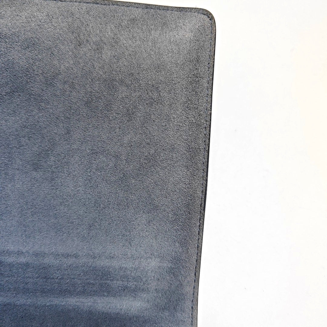 Authenticated pre-owned  30 Montaigne Calfskin Blue - Shoulder Bag at Looply