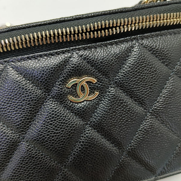 VANITY CASE Medium Quilted Grained Calfskin Black