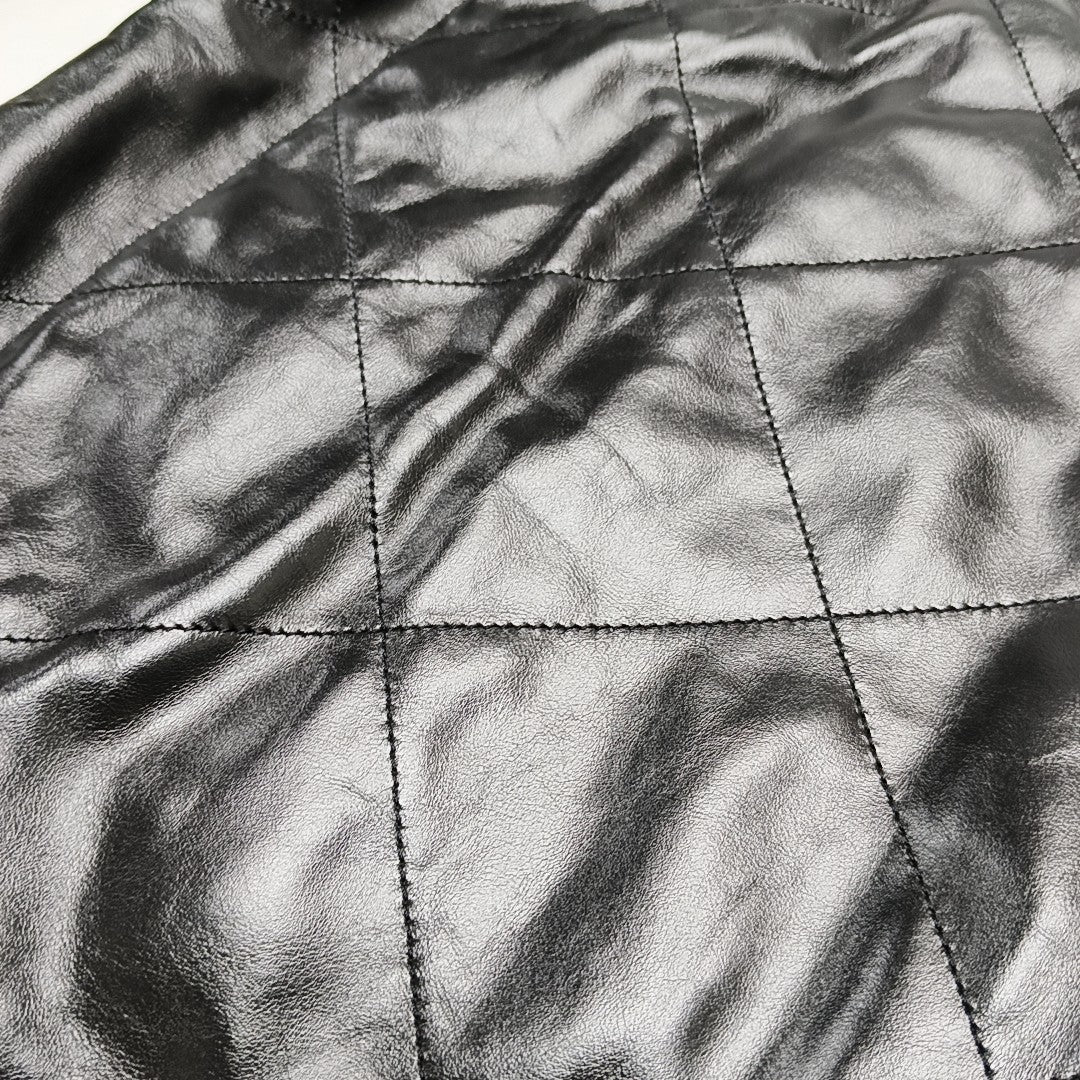 CHANEL 22 Small Quilted Calfskin Black