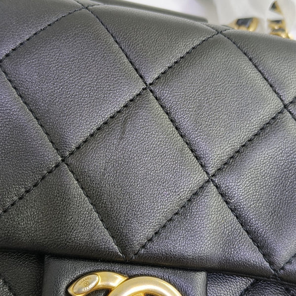 IN THE LOOP Small Quilted Lambskin Black