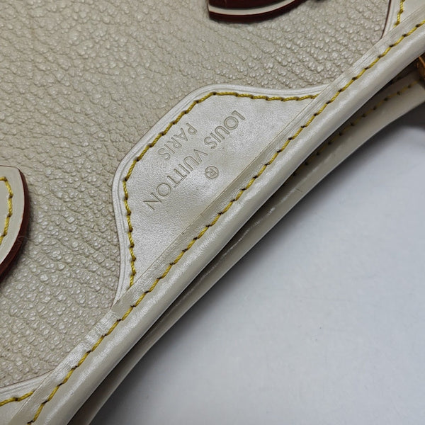 LE MAJESTUEUX Calfskin Beige
