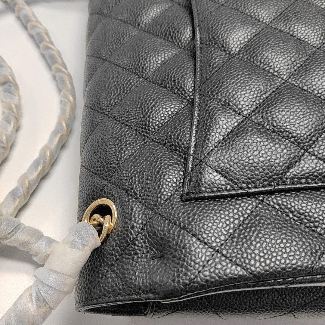 CLASSIC FLAP Jumbo Quilted Grained Calfskin Black