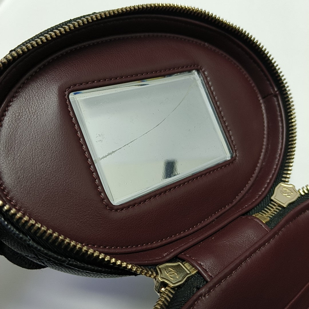 VANITY CASE Medium Quilted Grained Calfskin Black
