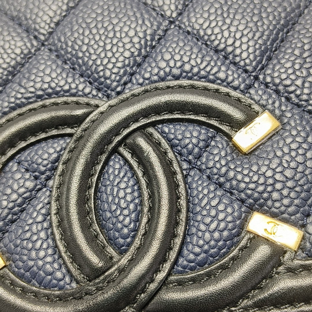 FILIGREE Medium Quilted Grained Calfskin Blue