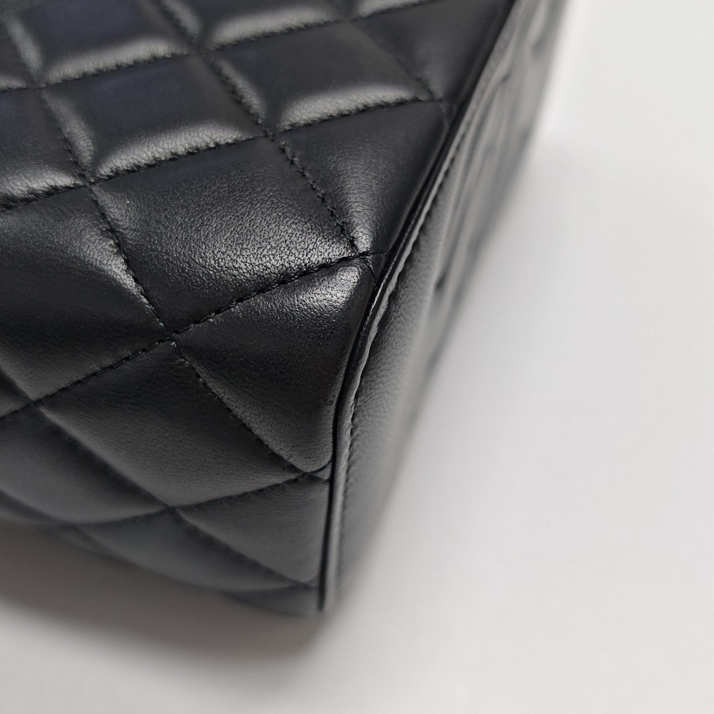 VANITY CASE Small Quilted Lambskin Black