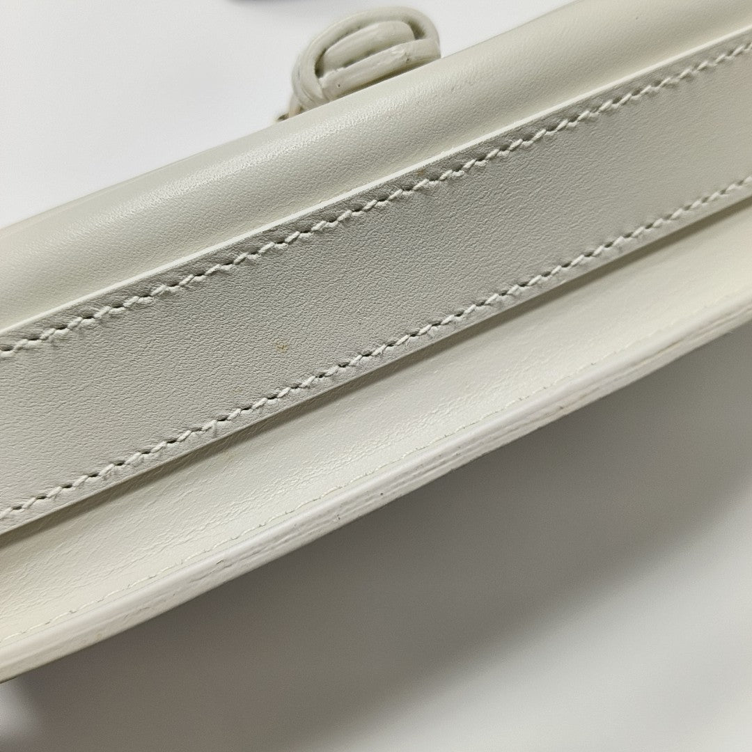 Bobby Medium Calfskin White