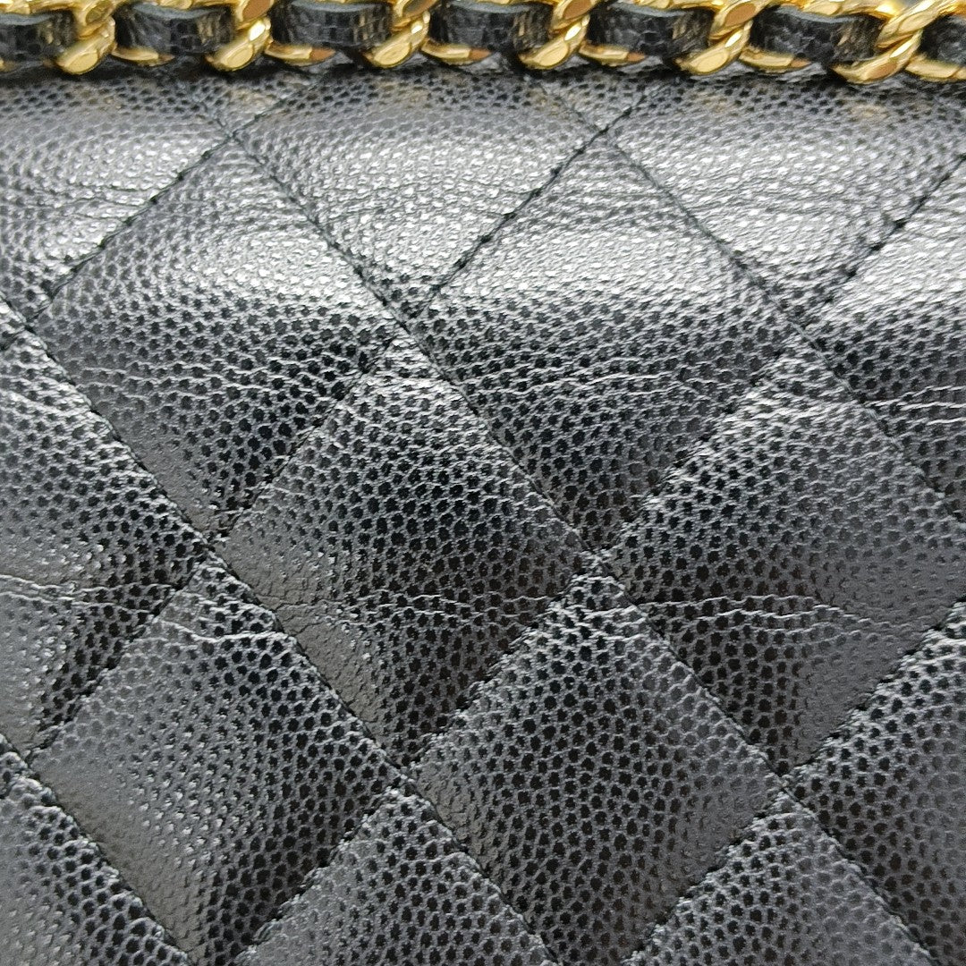 Authenticated pre-owned  CLASSIC FLAP Quilted Calfskin Black - Shoulder Bag at Looply