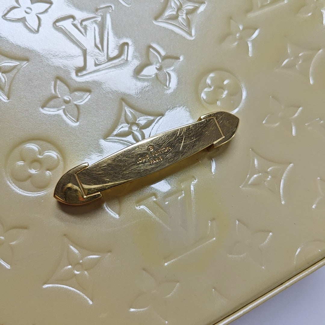 BELLFLOWER PM Patent Leather Beige