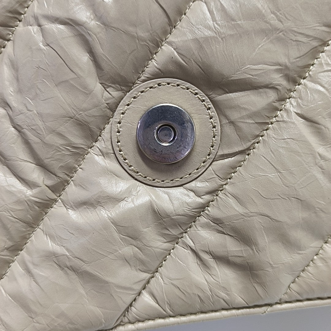 Crush Medium Quilted Calfskin Beige