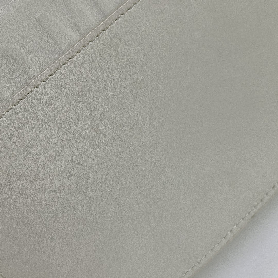 Bobby Medium Calfskin White