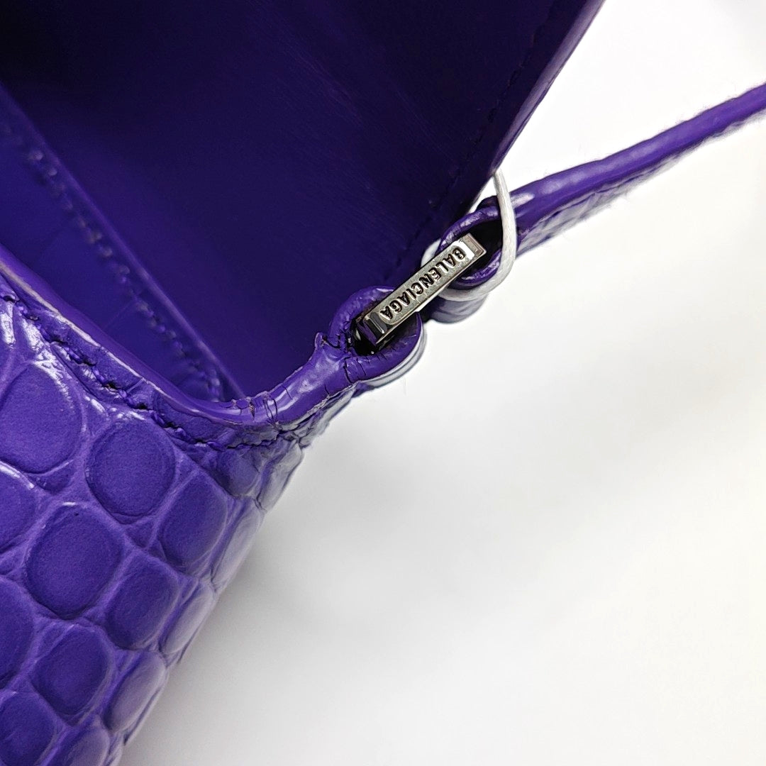 Authenticated pre-owned  Hourglass Calfskin Purple - Shoulder Bag at Looply
