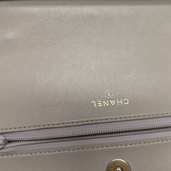 CHANEL 19 WOC Quilted Lambskin Beige
