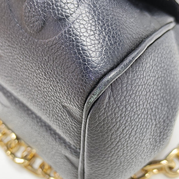FAVORITE Calfskin Black
