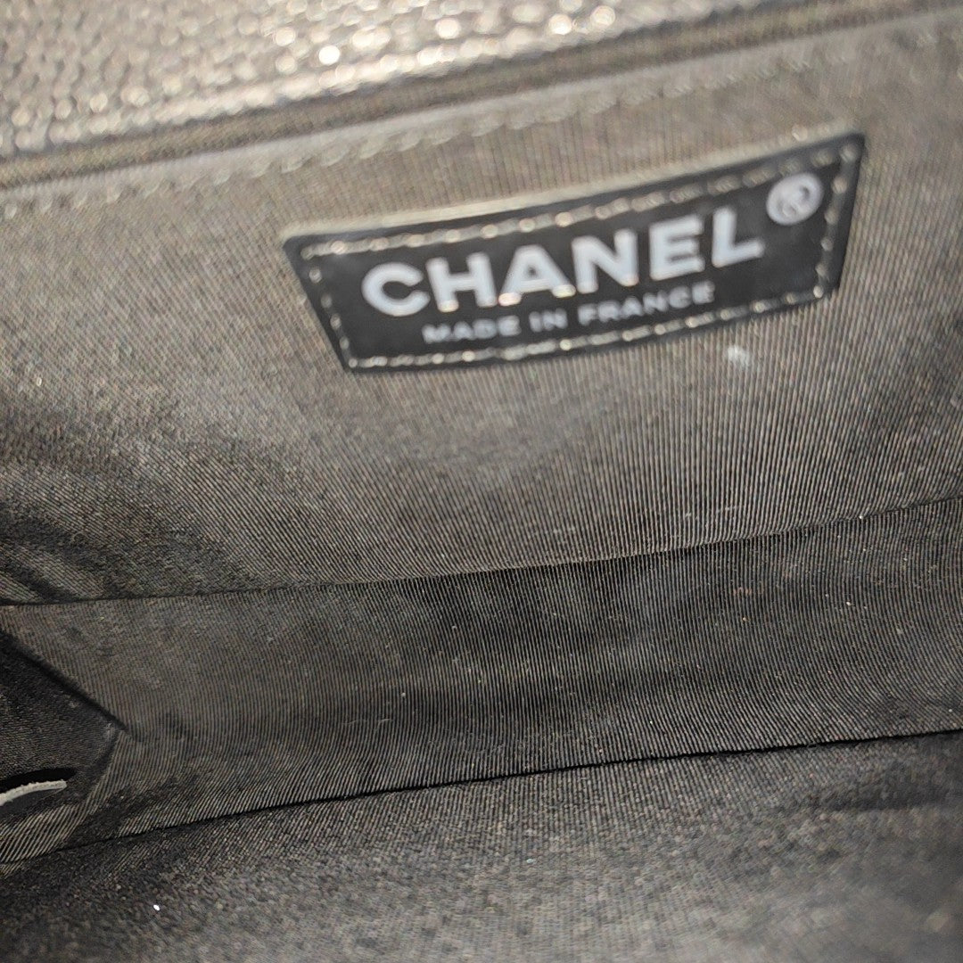 BOY CHANEL Medium Quilted Calfskin Black