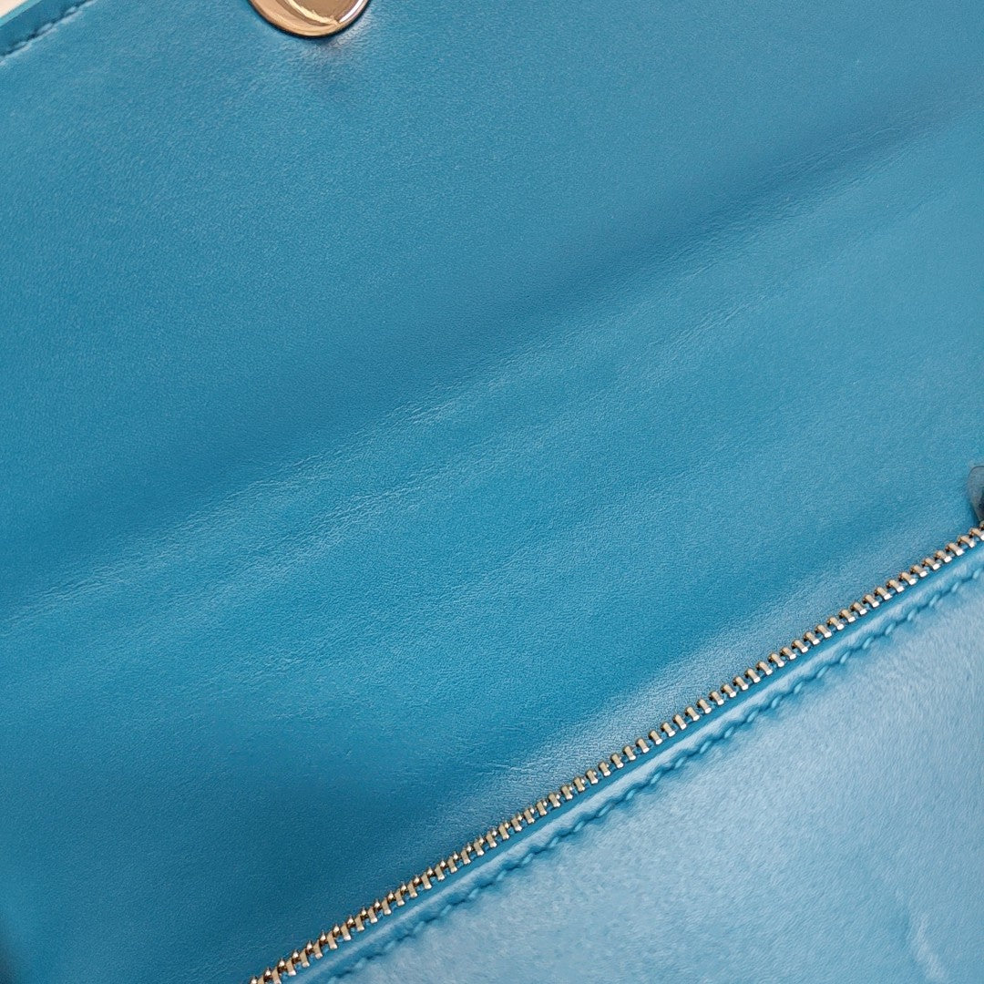 SERPENTI FOREVER Medium Stingray Leather Green