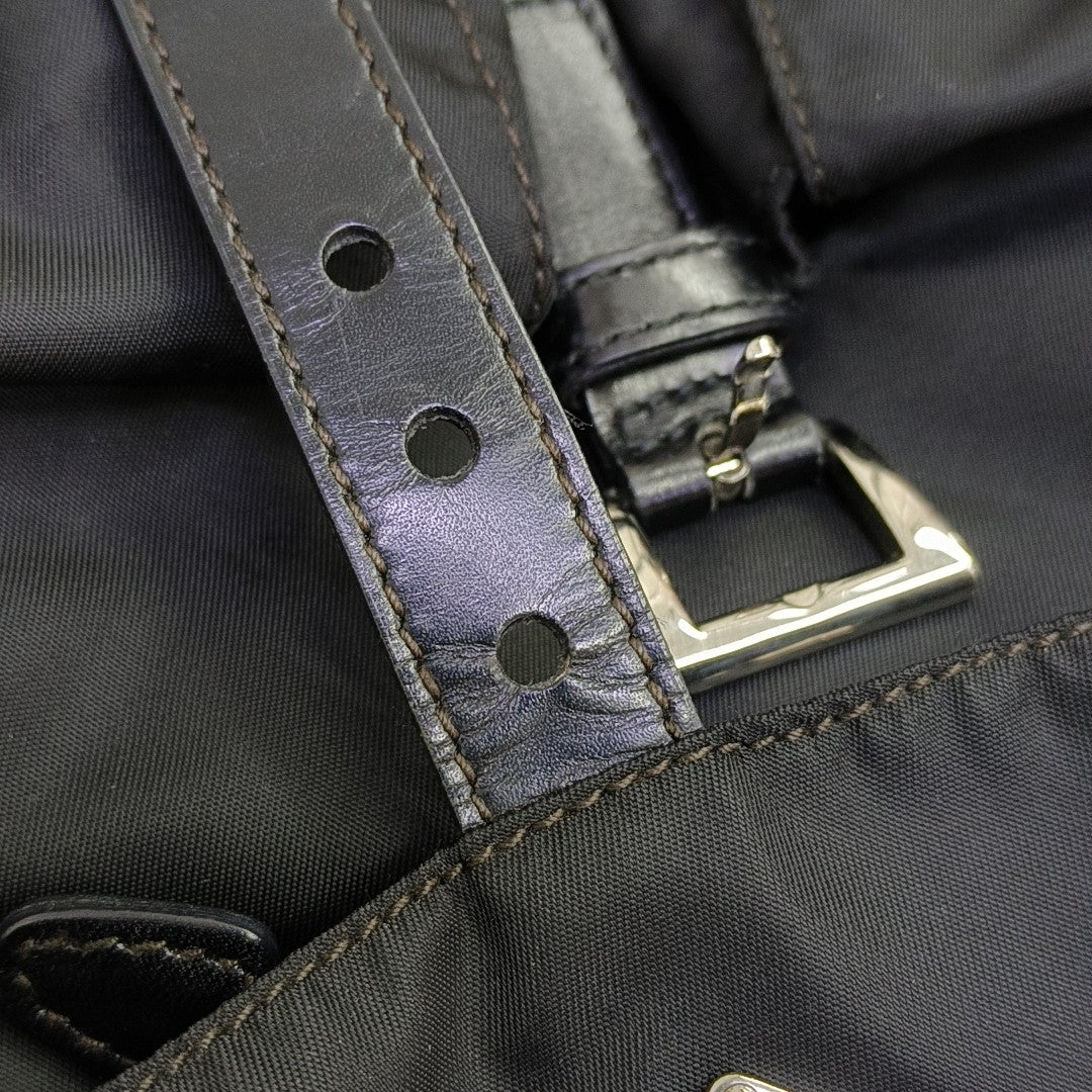 Vela Small Nylon Black