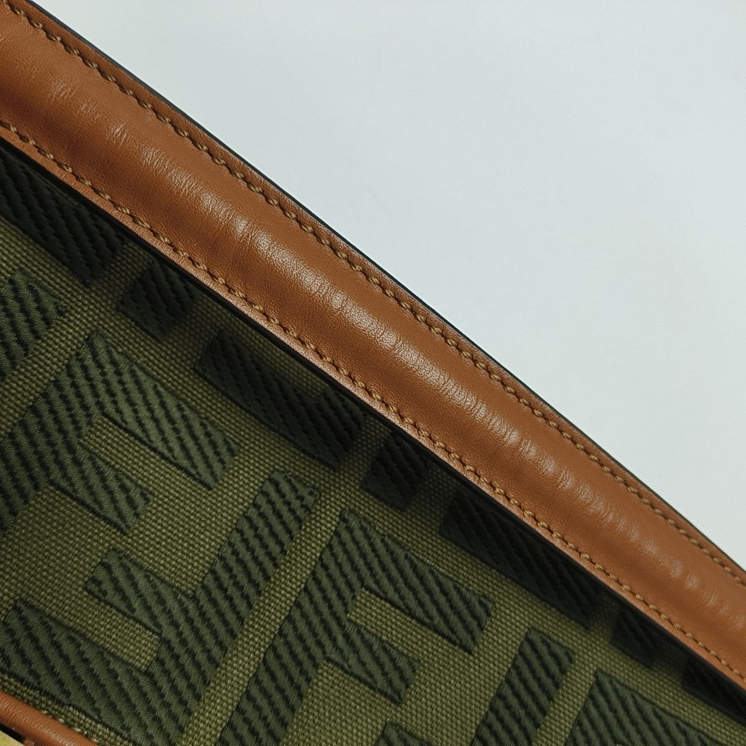Baguette Medium Canvas Green