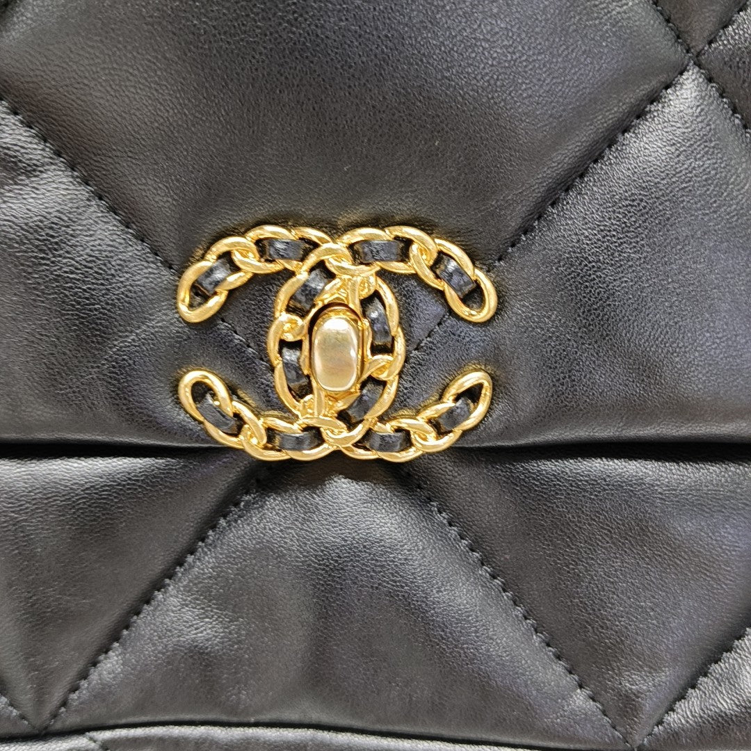 CHANEL 19 Small Quilted Lambskin Black