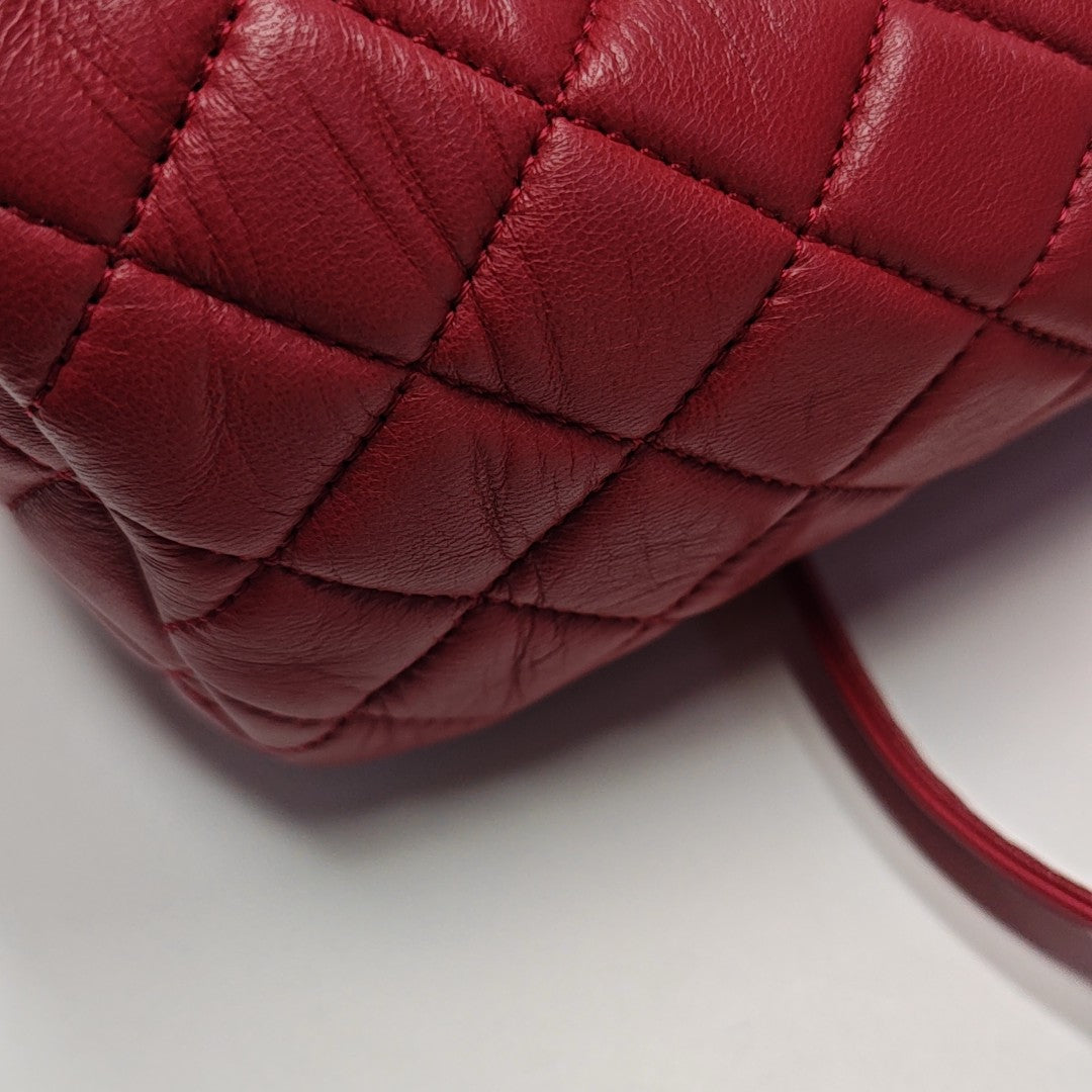 URBAN SPIRIT Small Quilted Lambskin Red