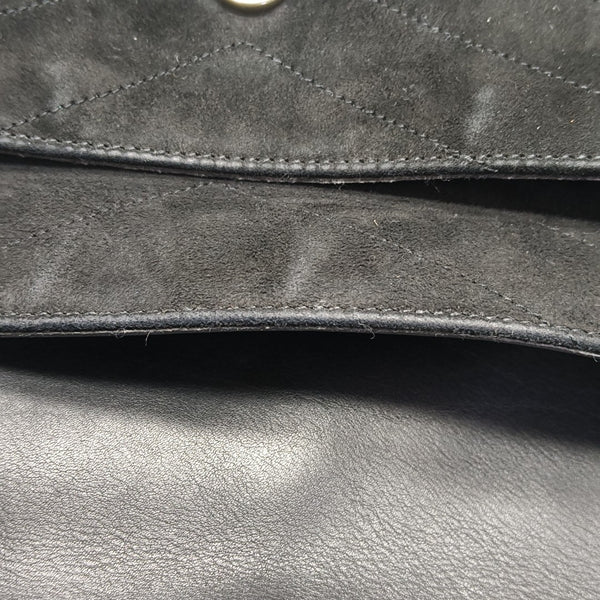 NIKI Medium Suede Black