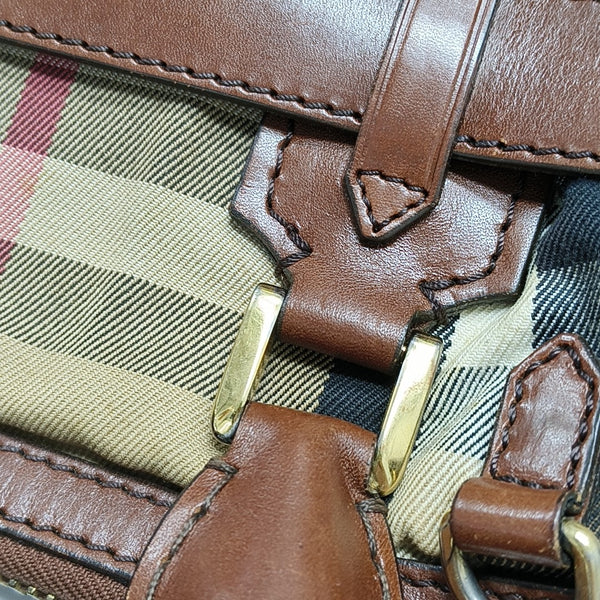 Manor Canvas Brown