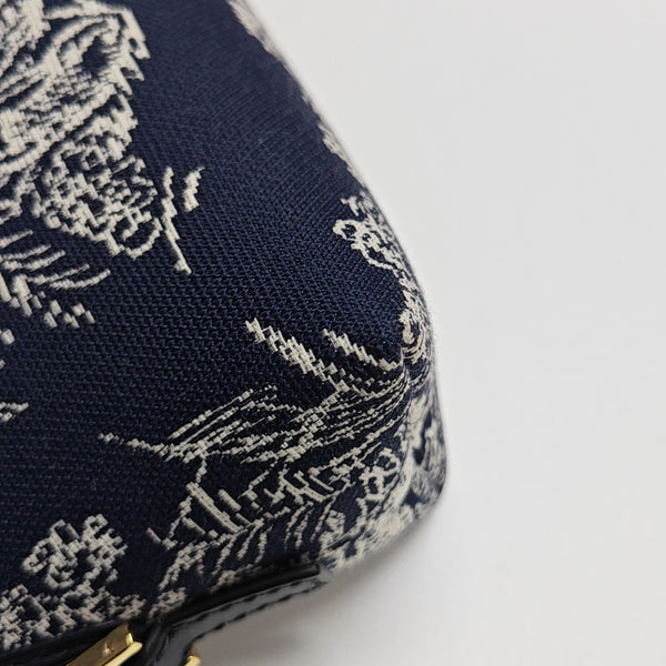 30 Montaigne Medium Fabric Blue