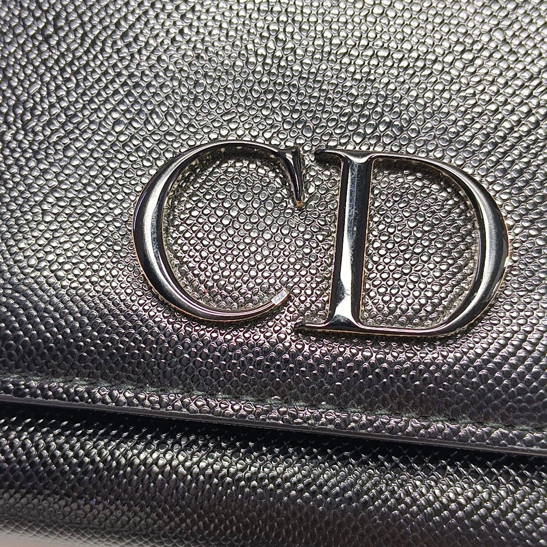Authenticated pre-owned  30 Montaigne Calfskin Black Wallet - Wallet at Looply