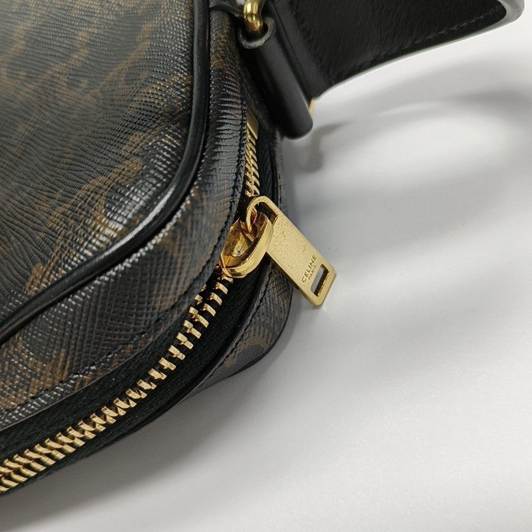 Authenticated pre-owned  TRIOMPHE Medium Coated Canvas Black - Shoulder Bag at Looply