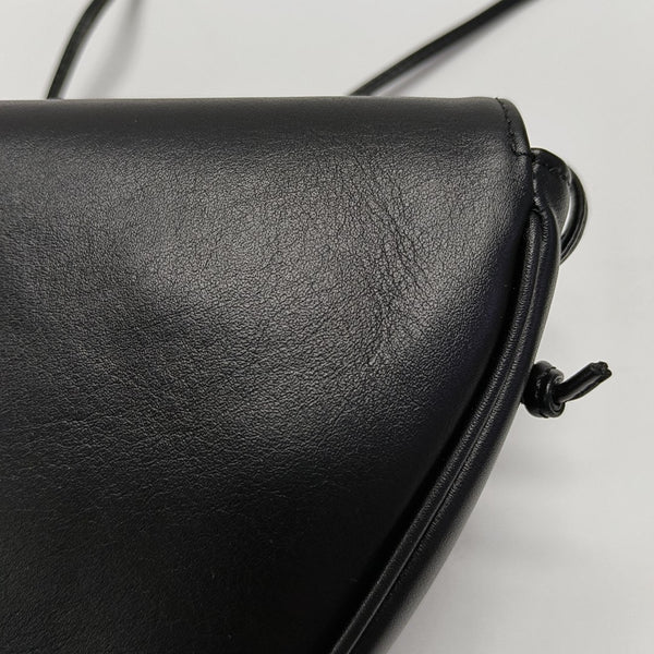 TRIANGLE Calfskin Black