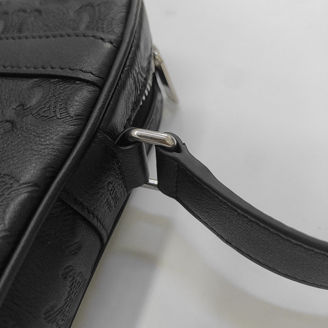 Calfskin Shoulder Bag Medium Black