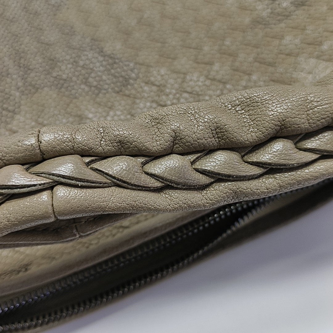 Veneta Calfskin Gray