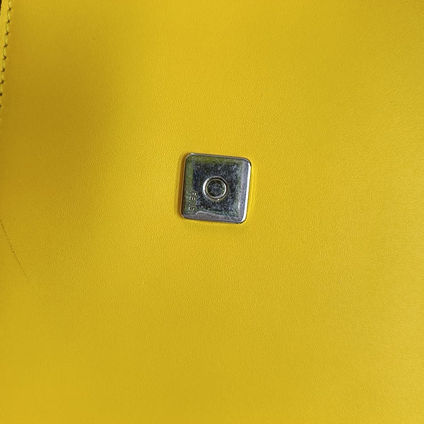 Authenticated pre-owned  Baguette Medium Calfskin Yellow - Shoulder Bag at Looply