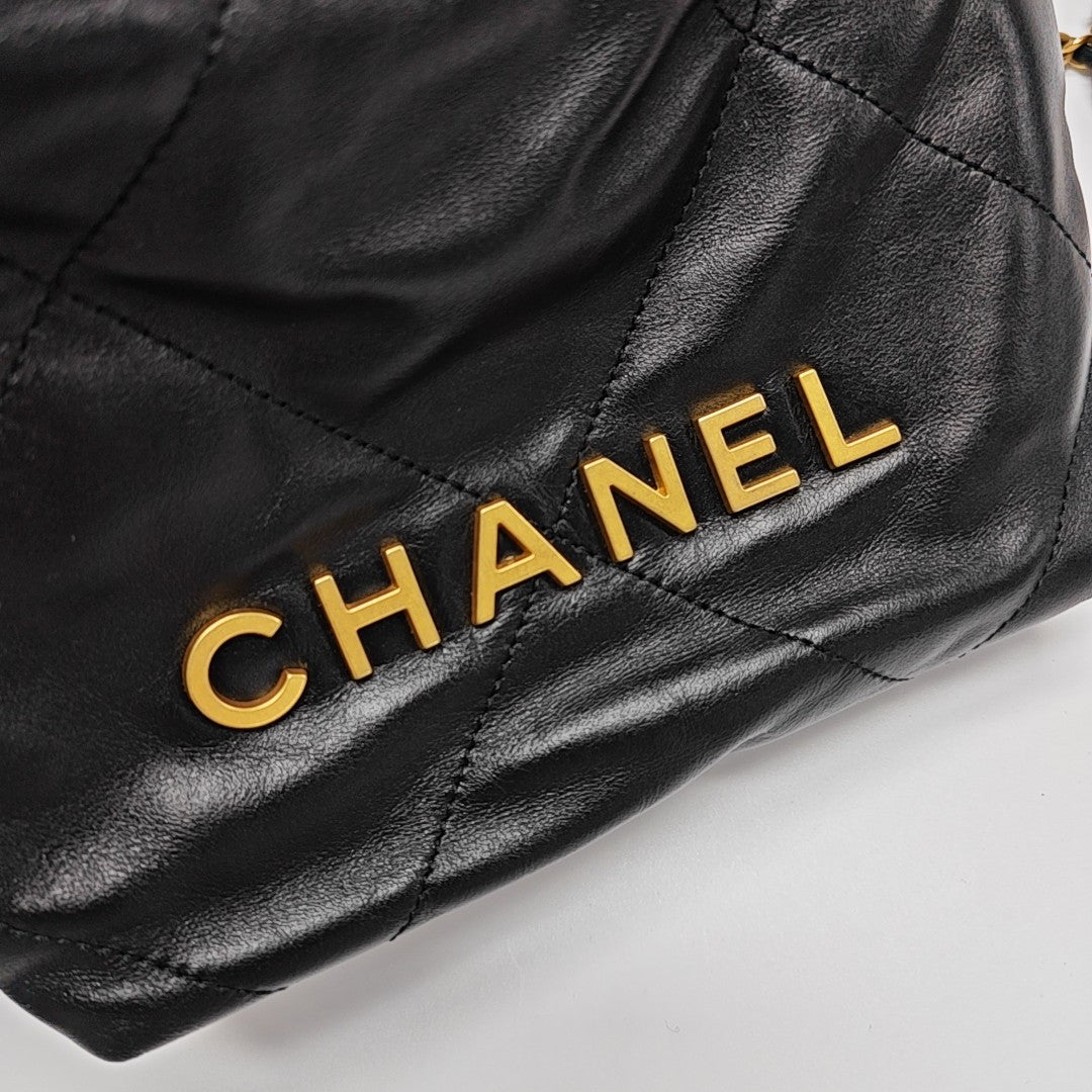 CHANEL 22 Mini Quilted Calfskin Black