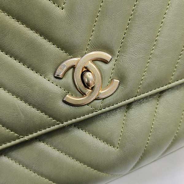 COCO HANDLE Medium Chevron, Quilted Calfskin Green