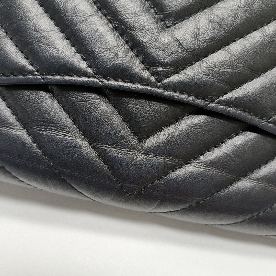 Authenticated pre-owned  2.55 WOC Chevron, Quilted Calfskin Black - Shoulder Bag at Looply