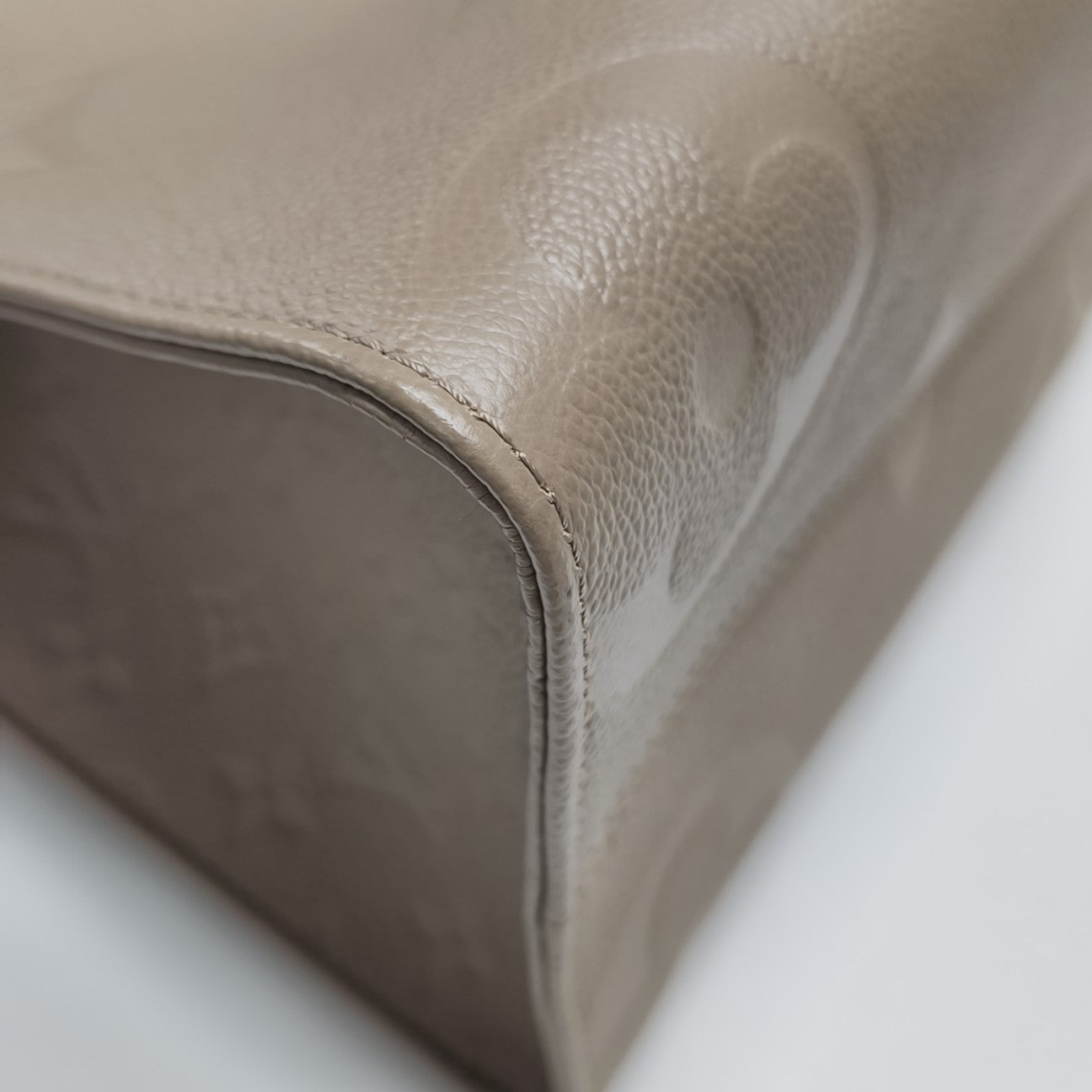 ONTHEGO MM Monogram Calfskin Gray