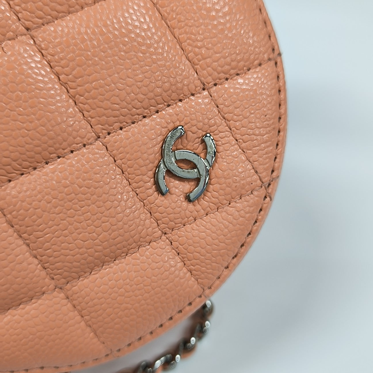 ROUND Quilted Grained Calfskin Pink