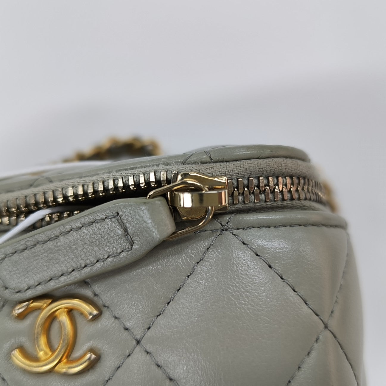 VANITY CASE Mini Quilted Lambskin Gray