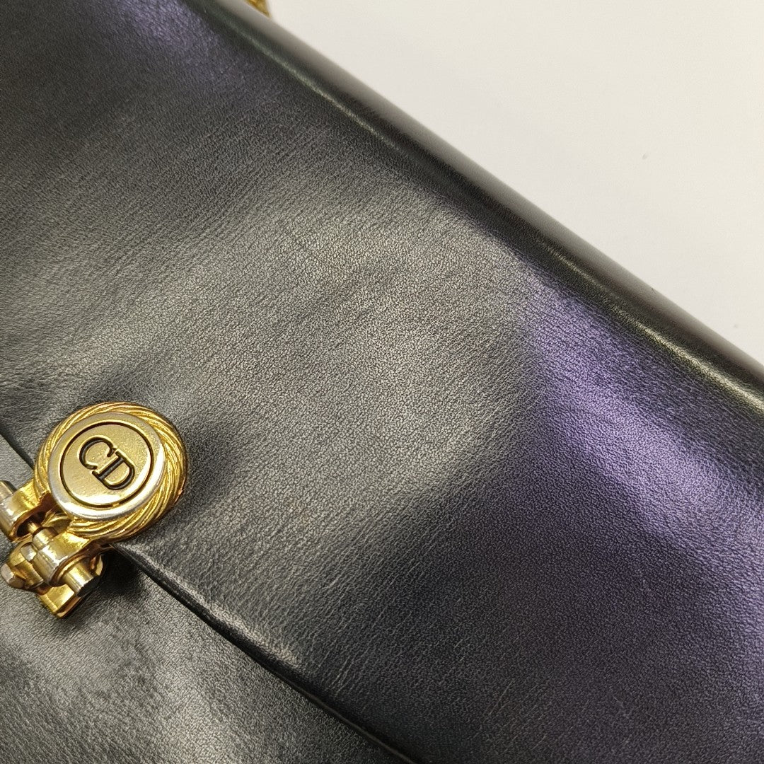 30 Montaigne Calfskin Black